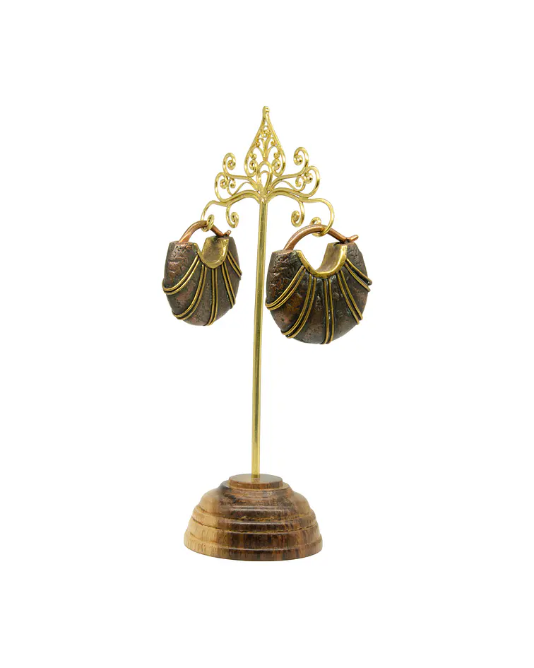 Brass hangers con detalles en cobre