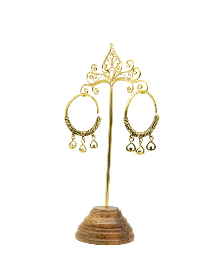 Brass hangers con colgantes de corazones