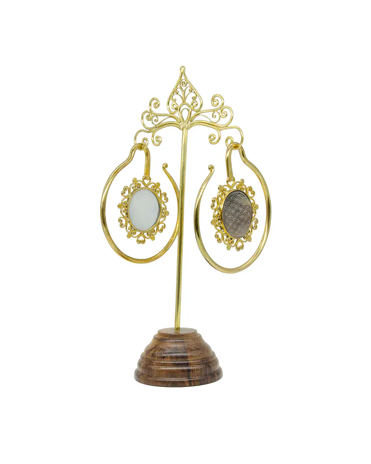 Brass hangers con nagar y grabado de la flor de la vida