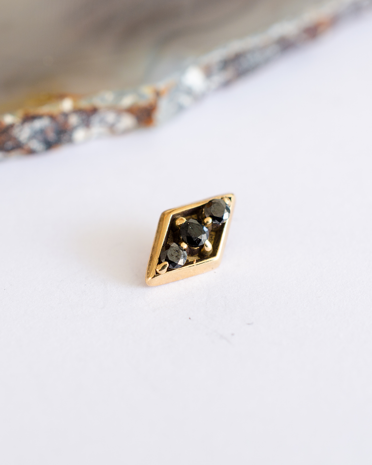 Diamond form 3 gemas en oro amarillo - 14g