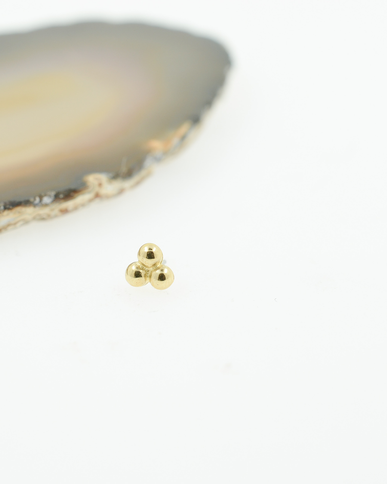 Pyramid balls de oro amarillo - Threadless o pin