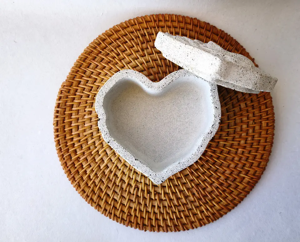 PORTAVELA DISEÑO CORAZÓN CON ROSA CON TAPA 2