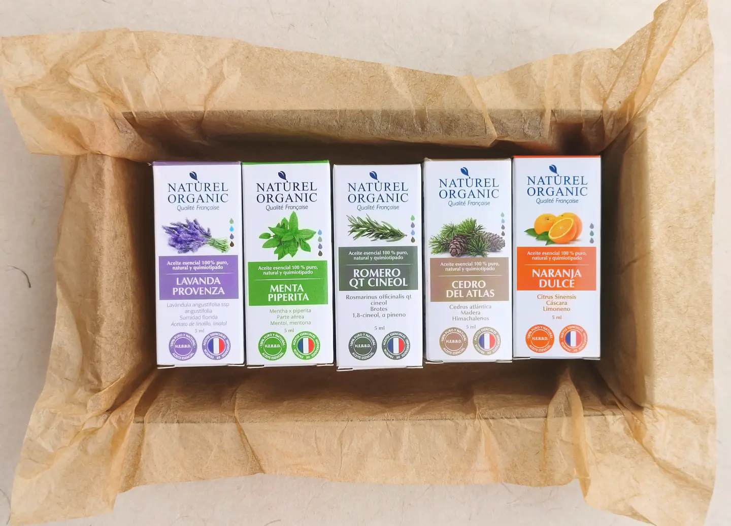 KIT DE REGALO NAVIDEÑO/ ACEITES ESENCIALES 1
