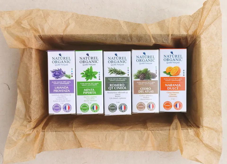 KIT DE REGALO NAVIDEÑO/ ACEITES ESENCIALES 1