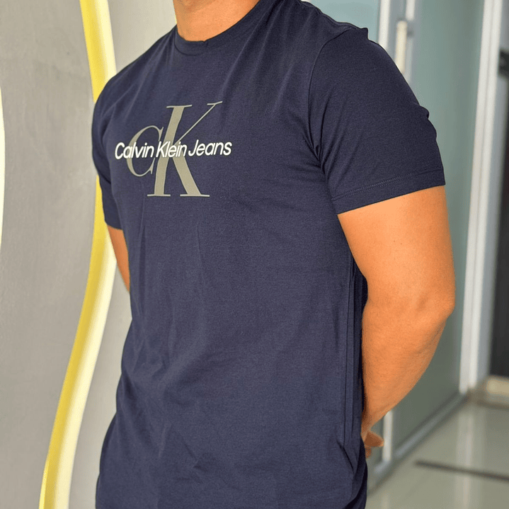 CAMISETA MONOLOGO HERO NAVY 2