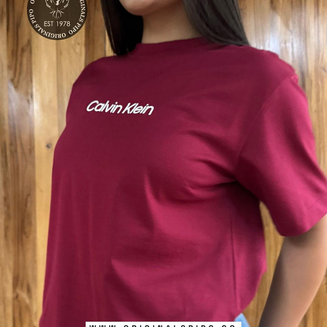 CAMISETA MONOGRAM VINOTINTO  1