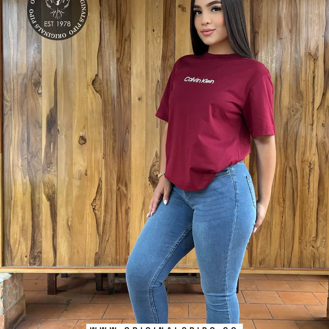 CAMISETA MONOGRAM VINOTINTO  2