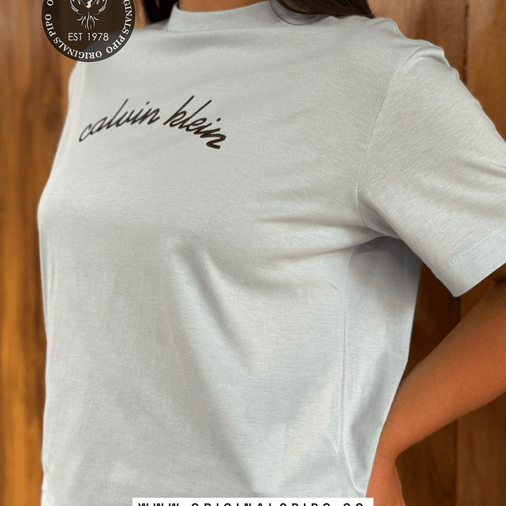 CAMISETA BOXY FIT AZUL BEBÉ 2