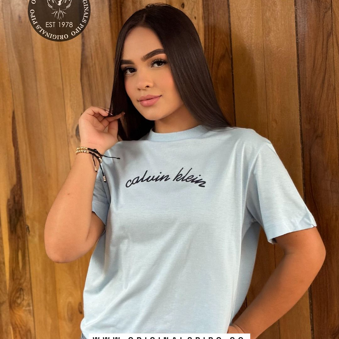 CAMISETA BOXY FIT AZUL BEBÉ 1