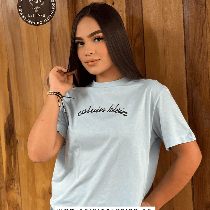 CAMISETA BOXY FIT AZUL BEBÉ 1