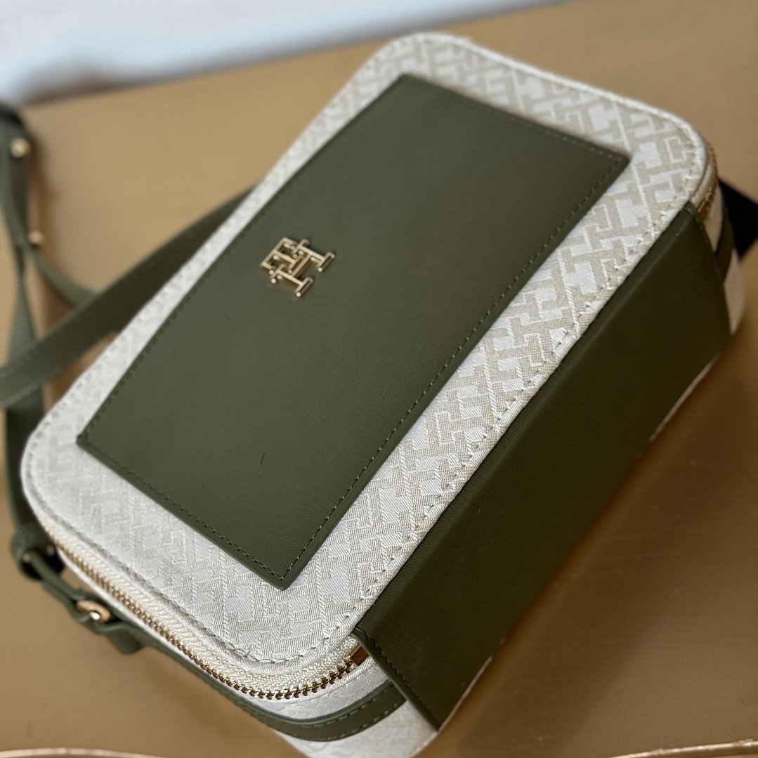 TH BAG CAMERA OLIVE  1