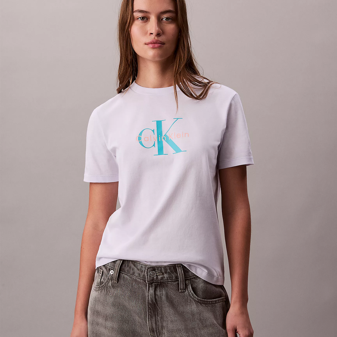 CK CAMISETA MONOLOGO TEE LILA 4