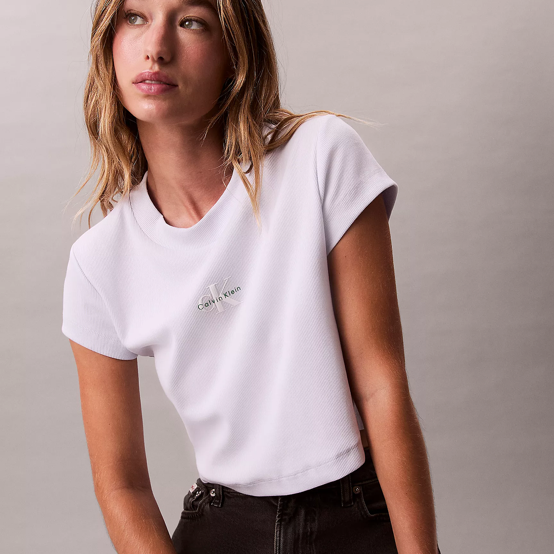 CK CAMISETA BABY TEE LILA 4