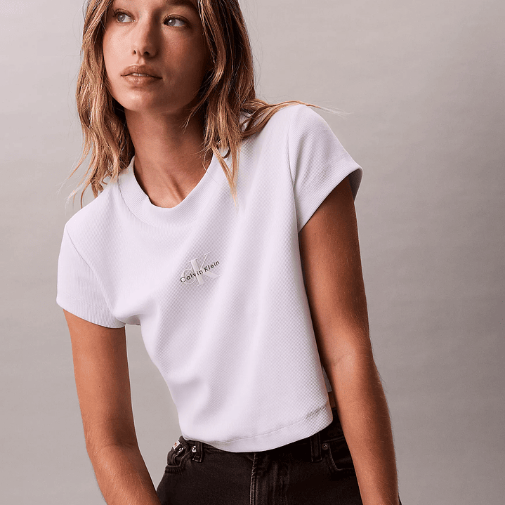 CK CAMISETA BABY TEE LILA 4