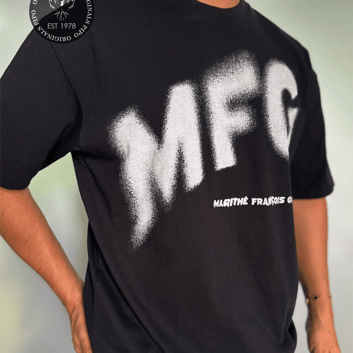 CAMISETA LE MONARQUÉ GRAF BLACK  3