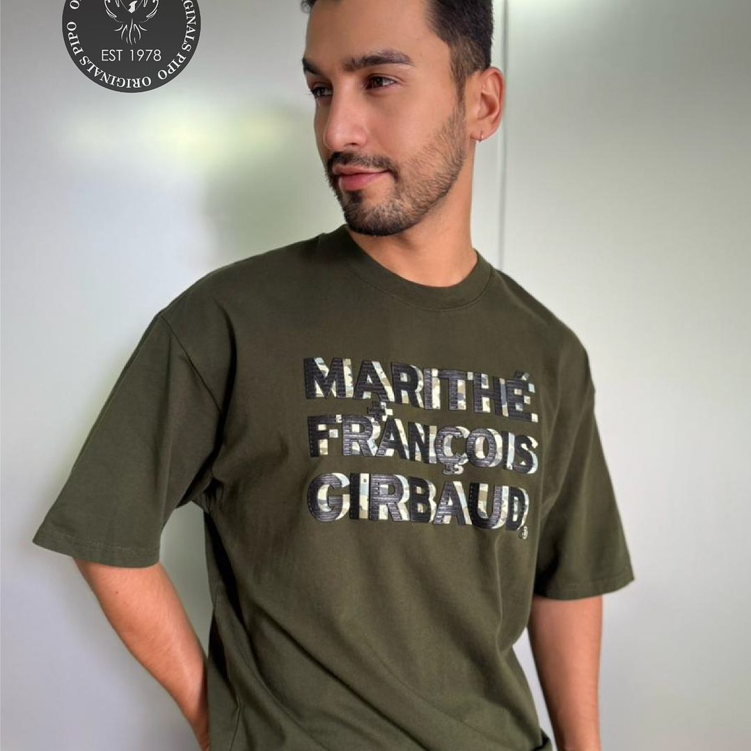 CAMISETA MFG LE MONARQUE LETTER VEM 1