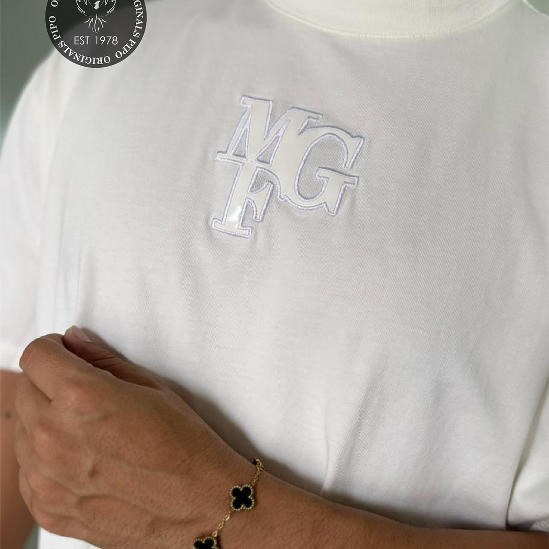 CAMISETA LE MONARQUÉ CREMA  3