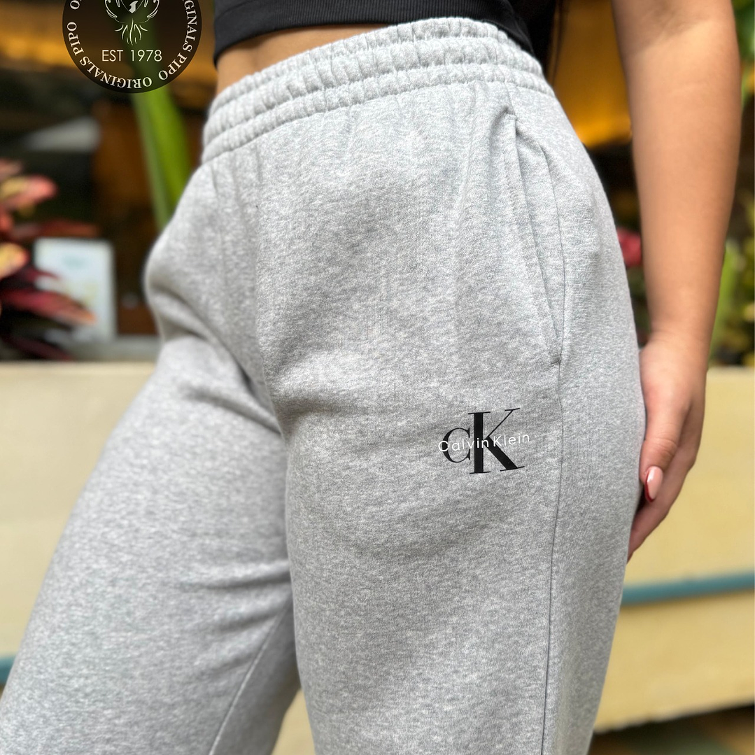 SUDADERA MONOGRAM GRIS 2