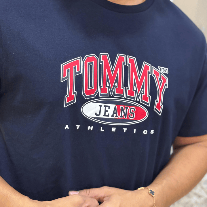 TH CAMISETA TOMMY ATHLETICS NAVY 3