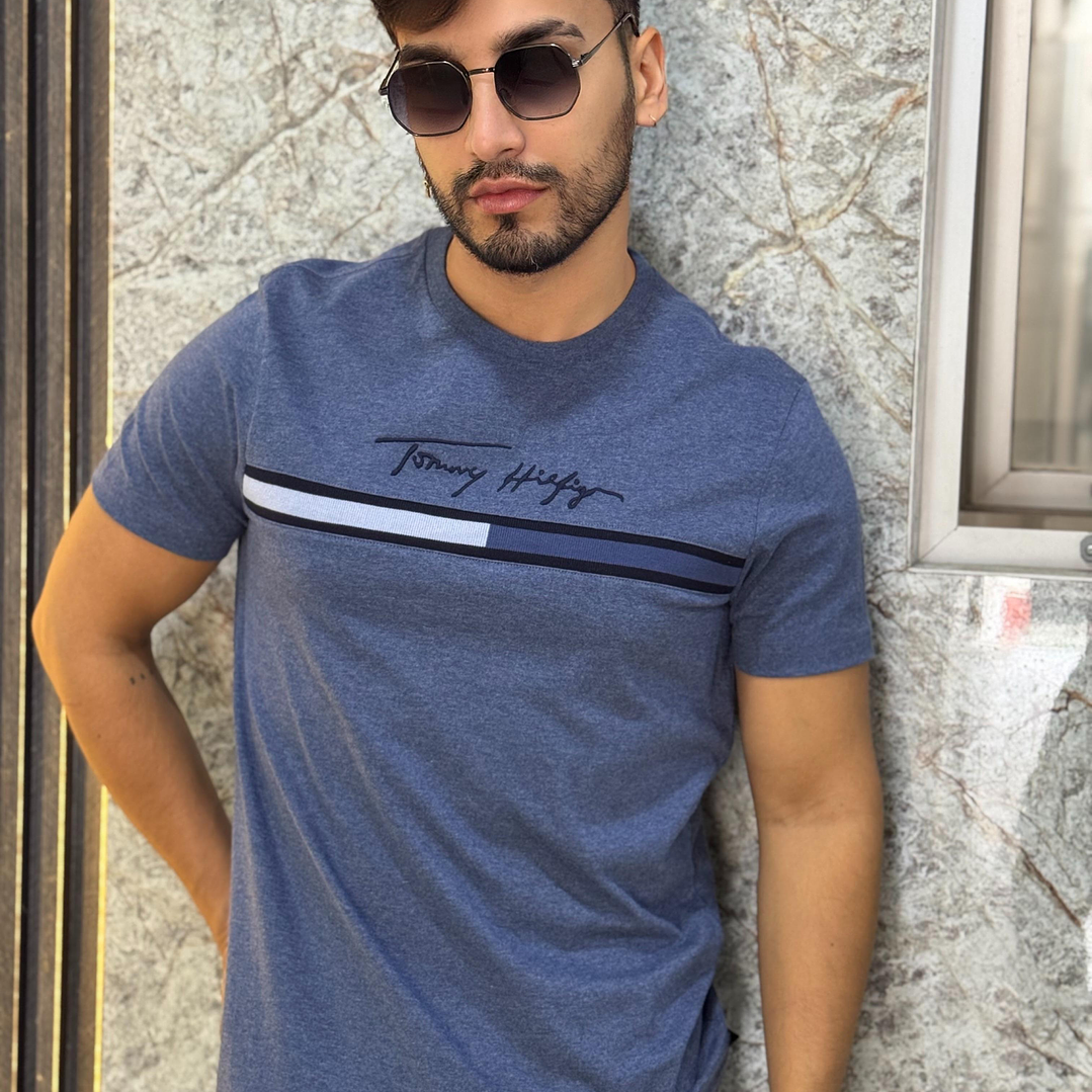 BANDERA TOMMY FIRMA AZUL MARINO 1