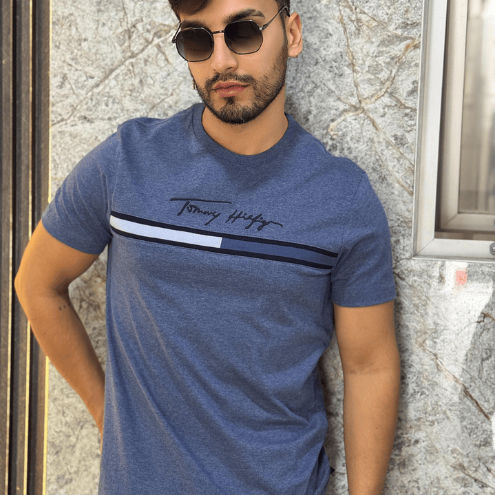 BANDERA TOMMY FIRMA AZUL MARINO 1