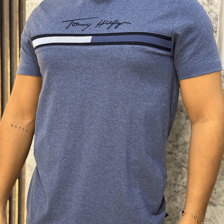 BANDERA TOMMY FIRMA AZUL MARINO 2