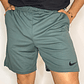 PANTALONETA NIKE STANDARD FIT VERDE - Miniatura 1