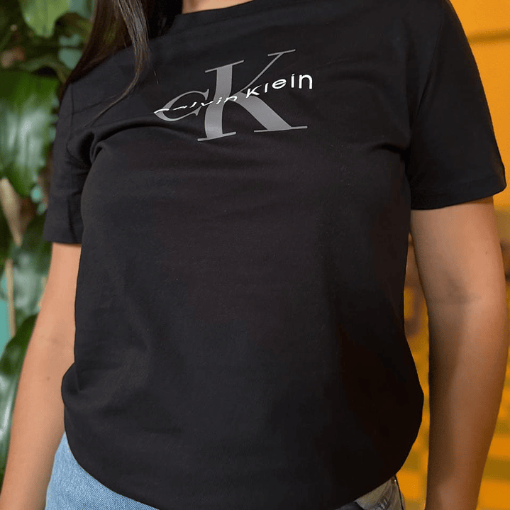 CK CAMISETA FLEECE CROPPED  2