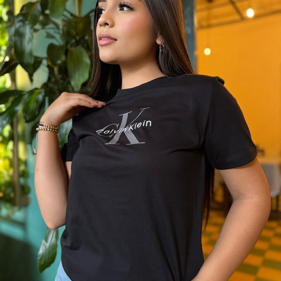 CK CAMISETA FLEECE CROPPED  1