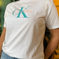CK CAMISETA MONOLOGO TEE LILA - Miniatura 2