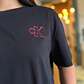 CAMISETA EMBROIDERED MONOGRAM LOGO NEGRO CK ROJA - Miniatura 3