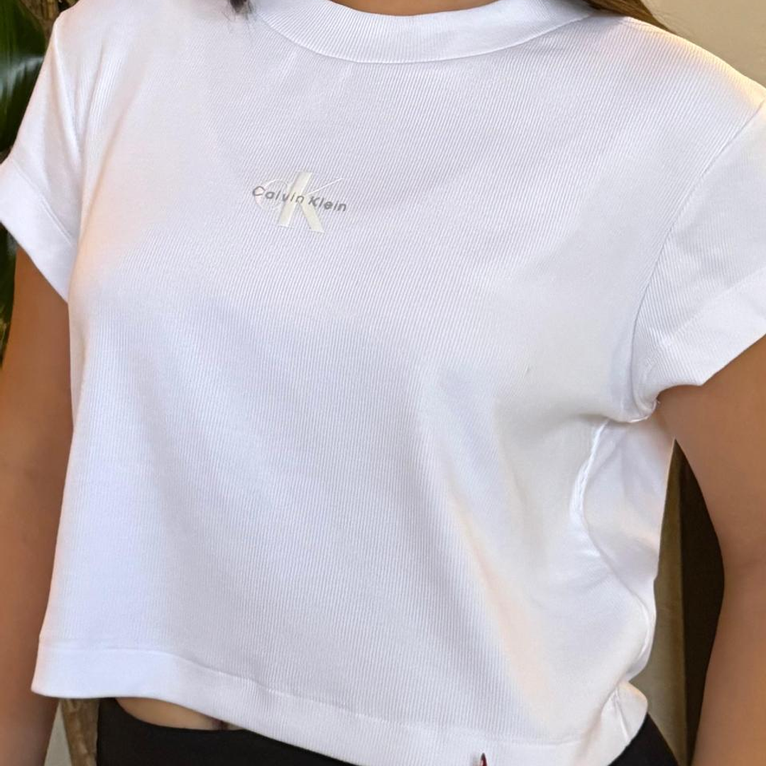 CK CAMISETA BABY TEE WHITE 3