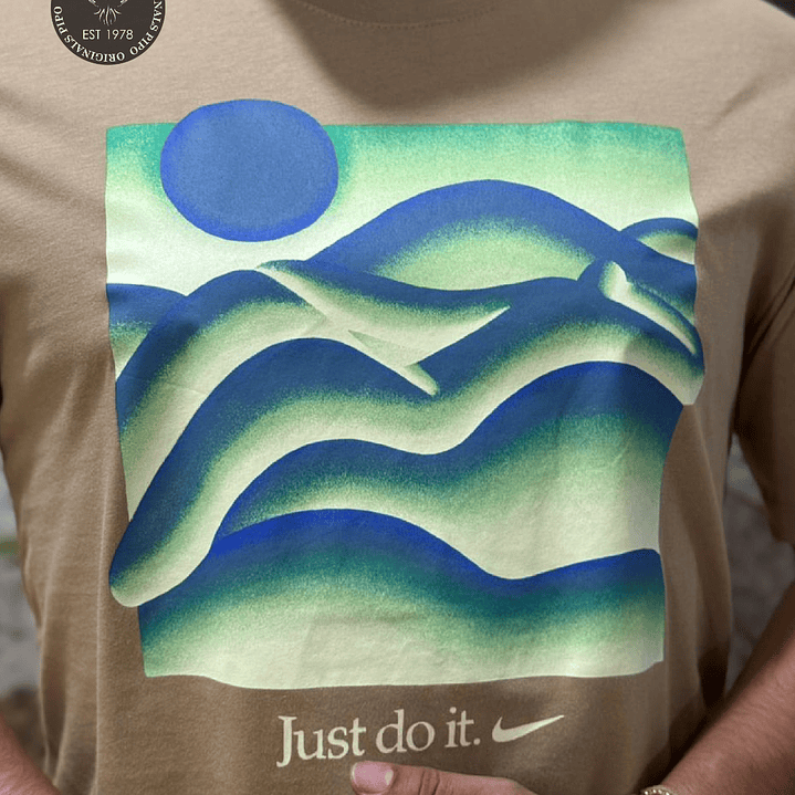 CAMISETA NIKE PARACHUTE 2