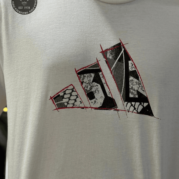 CAMISETA ADIDAS LOGO GRAPHIC 3