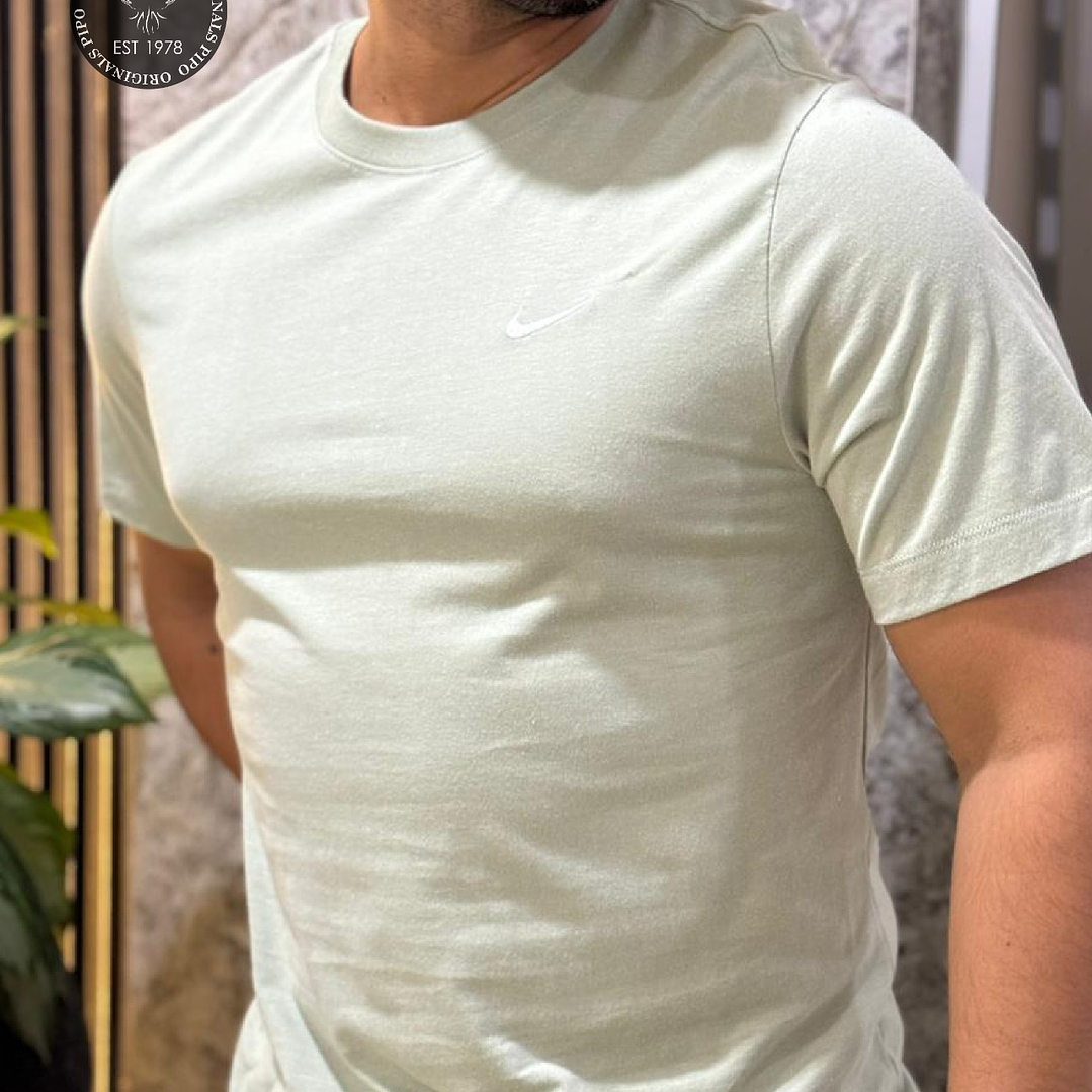 CAMISETA NIKE BÁSICA GREEN 2