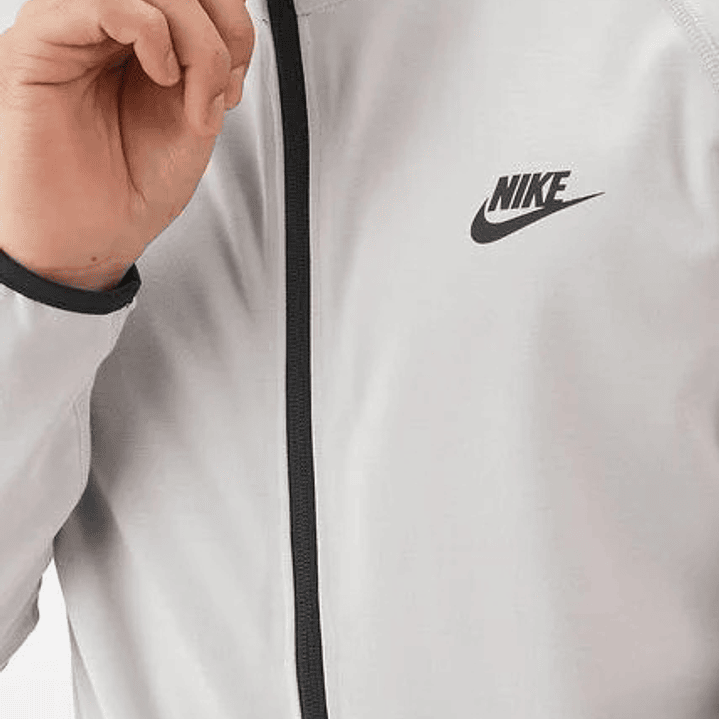 CHAQUETA NIKE TCH  4