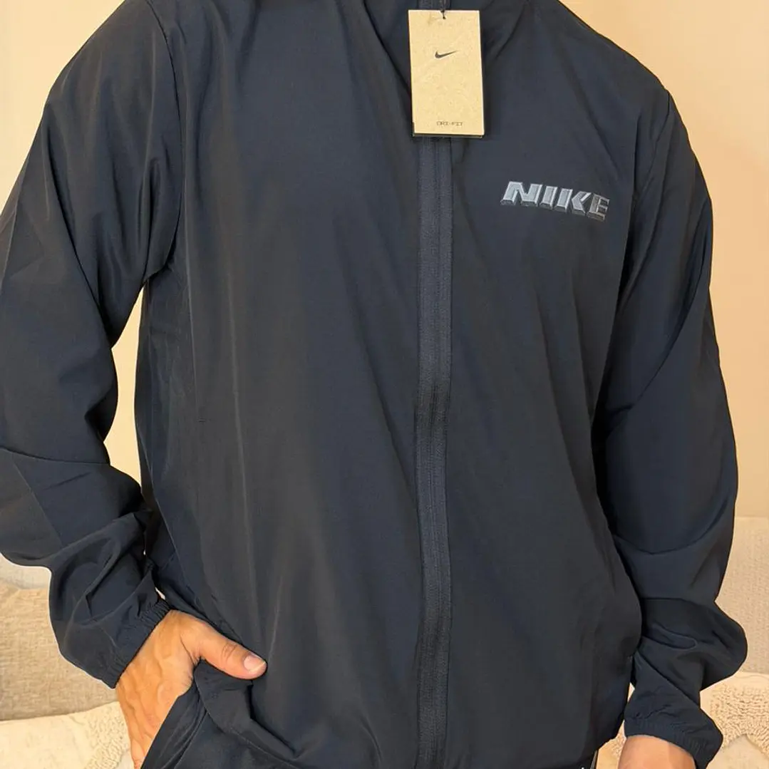 CHAQUETA NIKE DEPORTIVA FORM 4