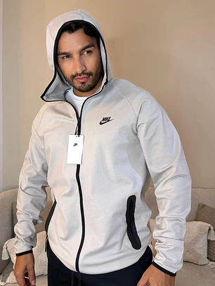 CHAQUETA NIKE TCH 