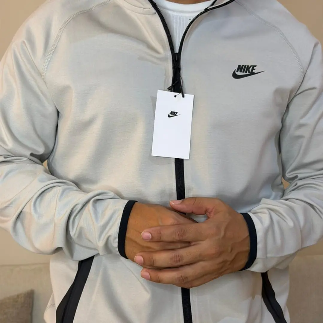 CHAQUETA NIKE TCH  4