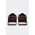 NIKE DUNK LOW SE 'FLEECE PACK BURGUNDY CRUSH - MUJER 6