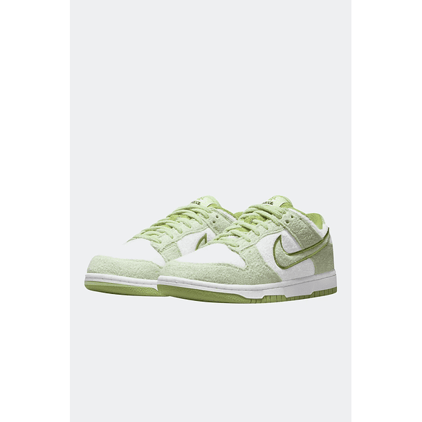 NIKE DUNK LOW SE - MUJER 2