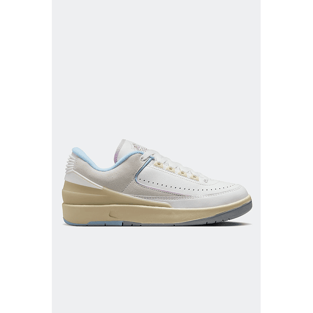 AIR JORDAN 2 RETRO LOW 'LOOK UP IN THE AIR' - MUJER 1