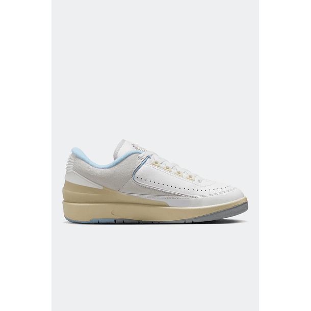 AIR JORDAN 2 RETRO LOW 'LOOK UP IN THE AIR' - MUJER 3