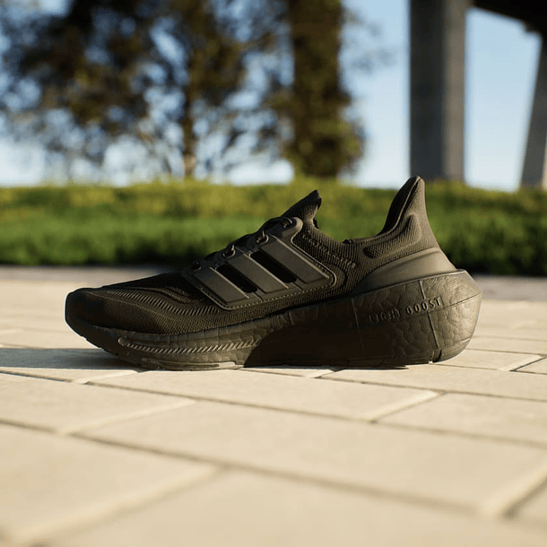 Tenis ULTRABOOST LIGHT 23 5