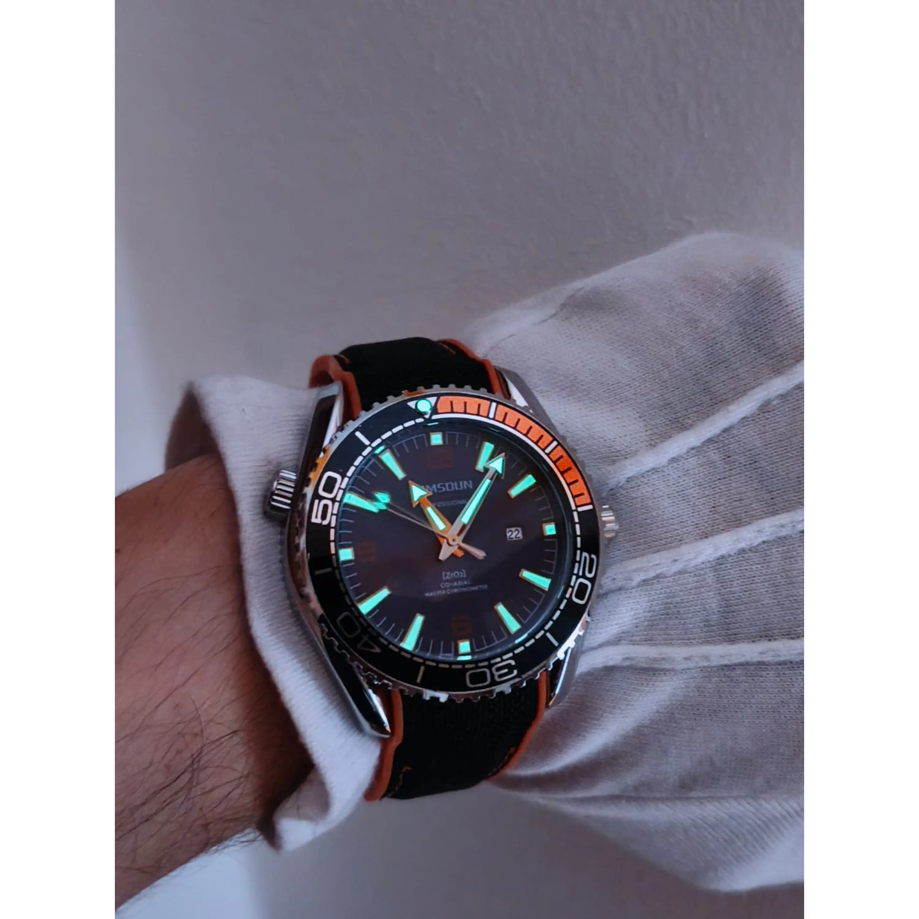Relógio Quartz Masculino em Aço Inóxidável 316L e Silicone Reforçado.  3