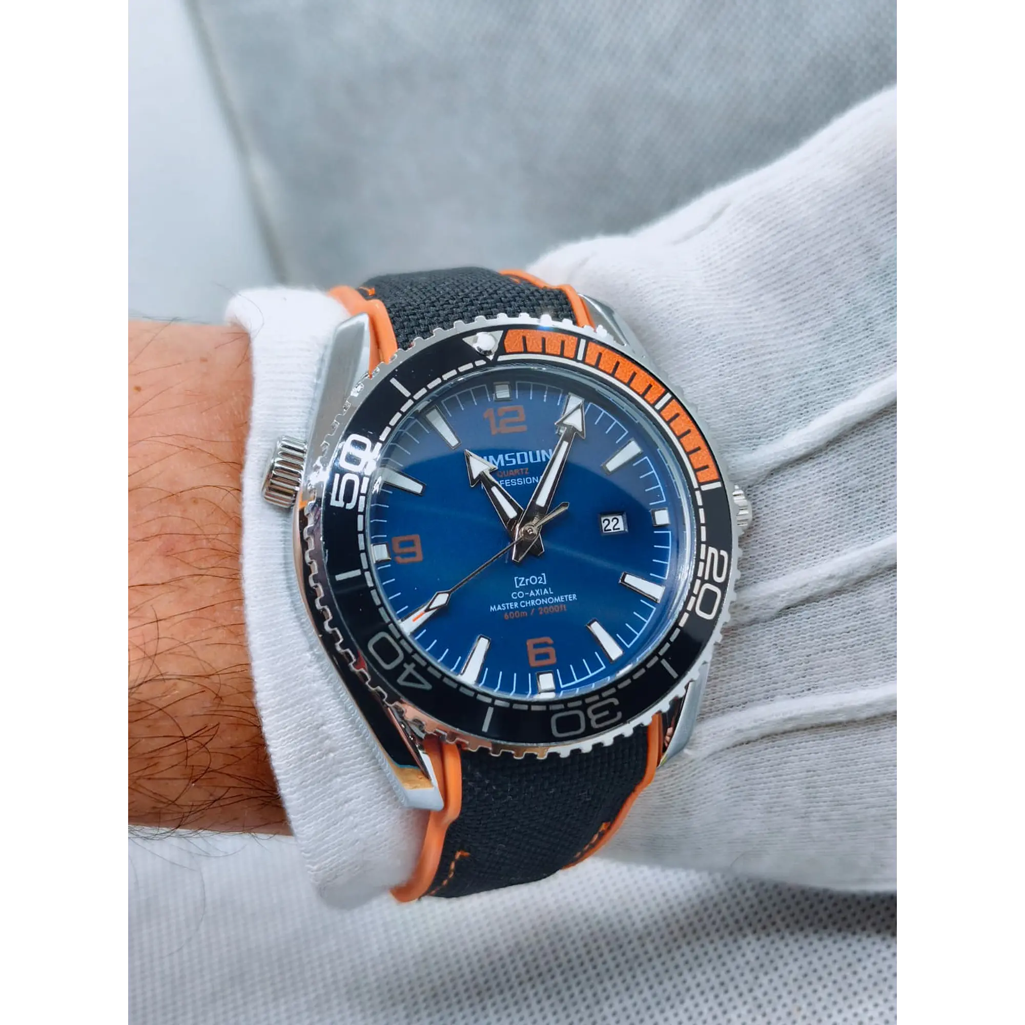 Relógio Quartz Masculino em Aço Inóxidável 316L e Silicone Reforçado.  5