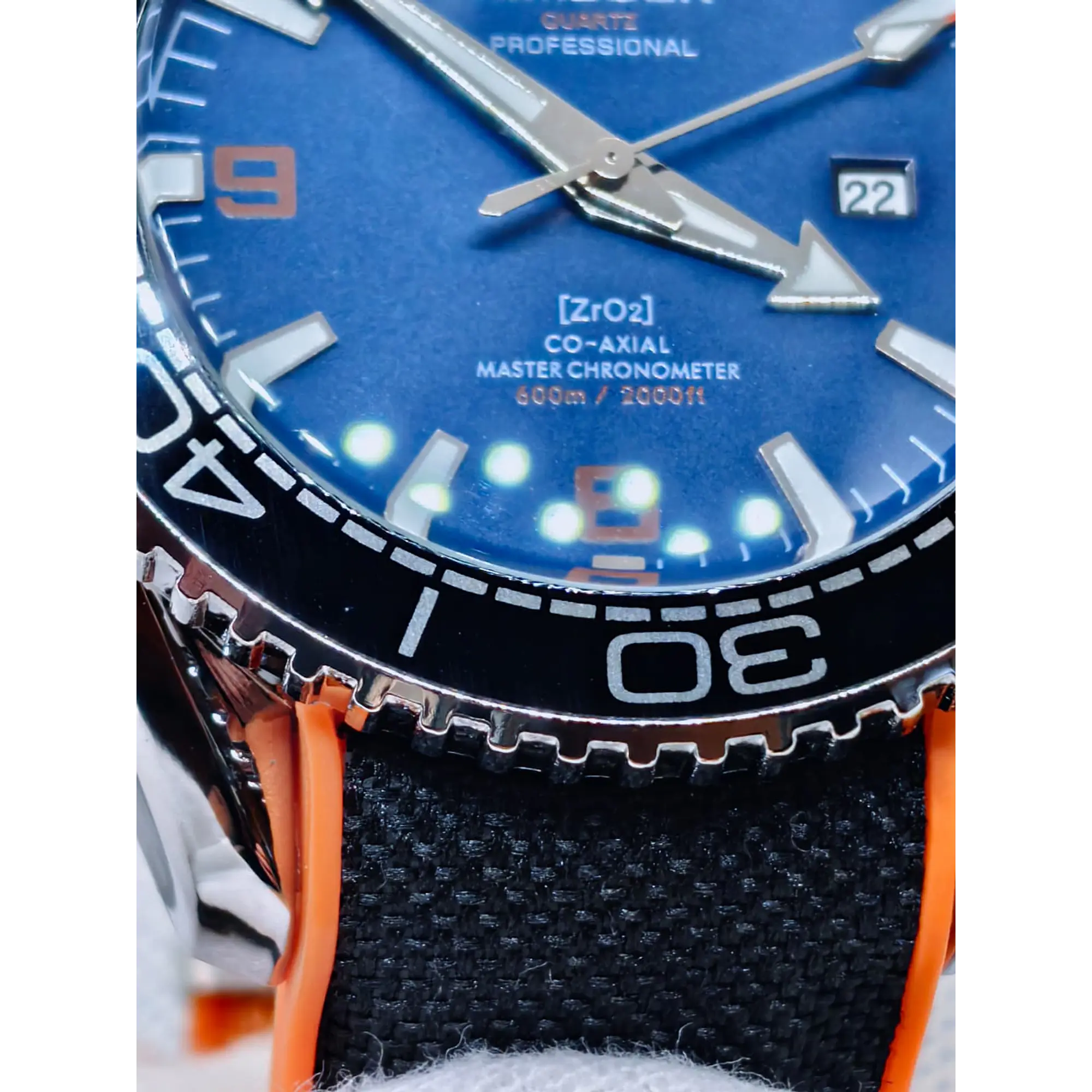 Relógio Quartz Masculino em Aço Inóxidável 316L e Silicone Reforçado.  2