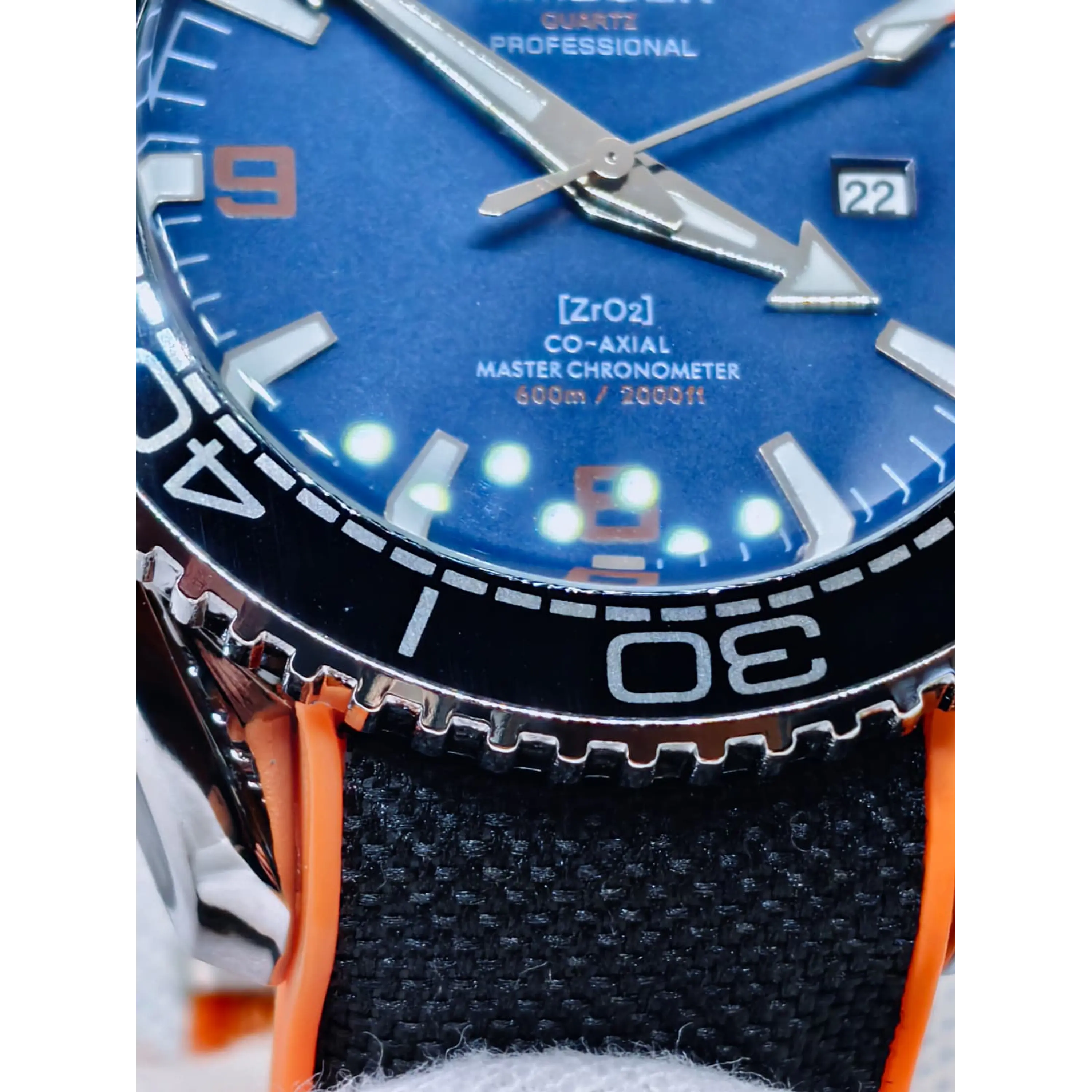 Relógio Quartz Masculino em Aço Inóxidável 316L e Silicone Reforçado.  2