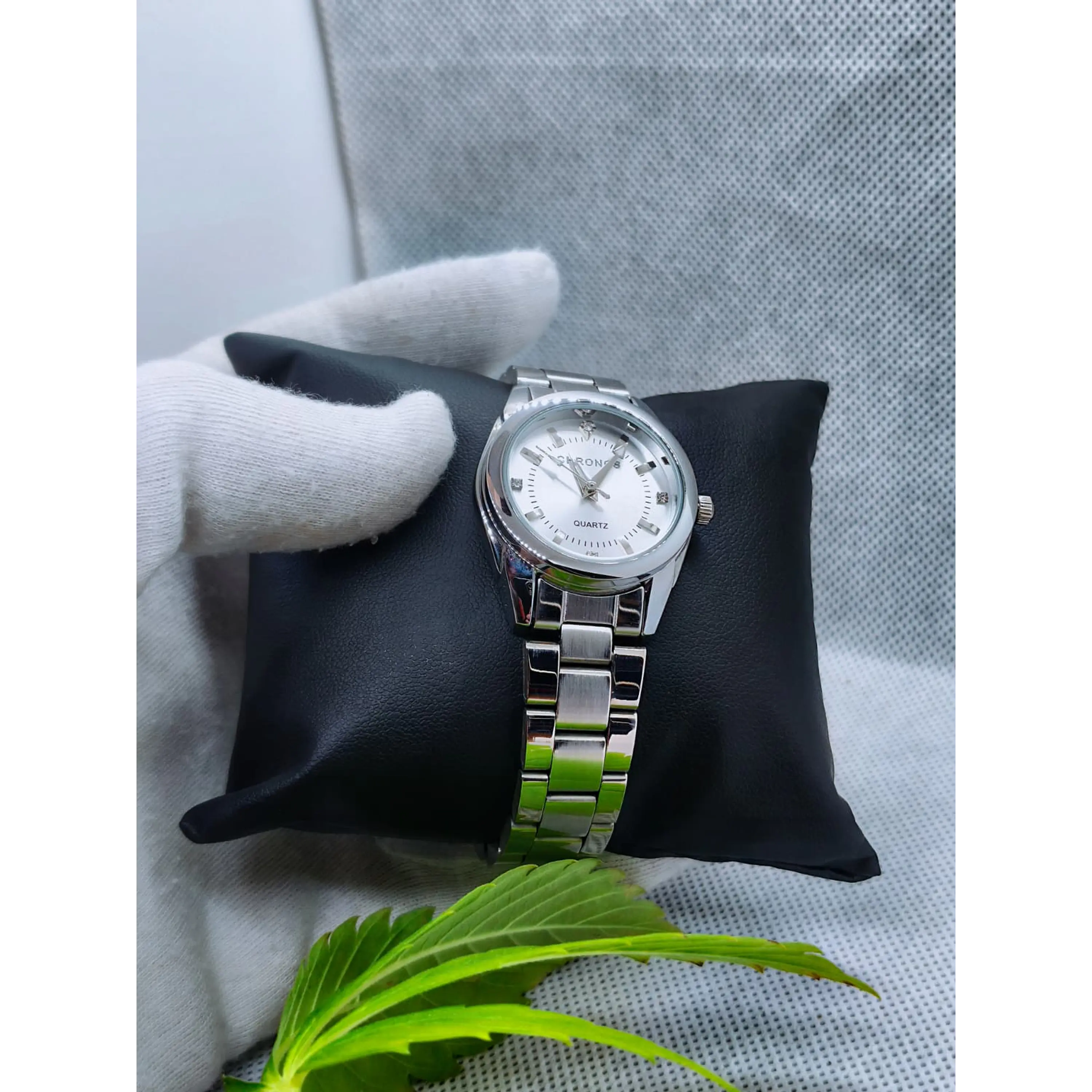 Relógio Feminino Prateado e Branco CHRONOS 9