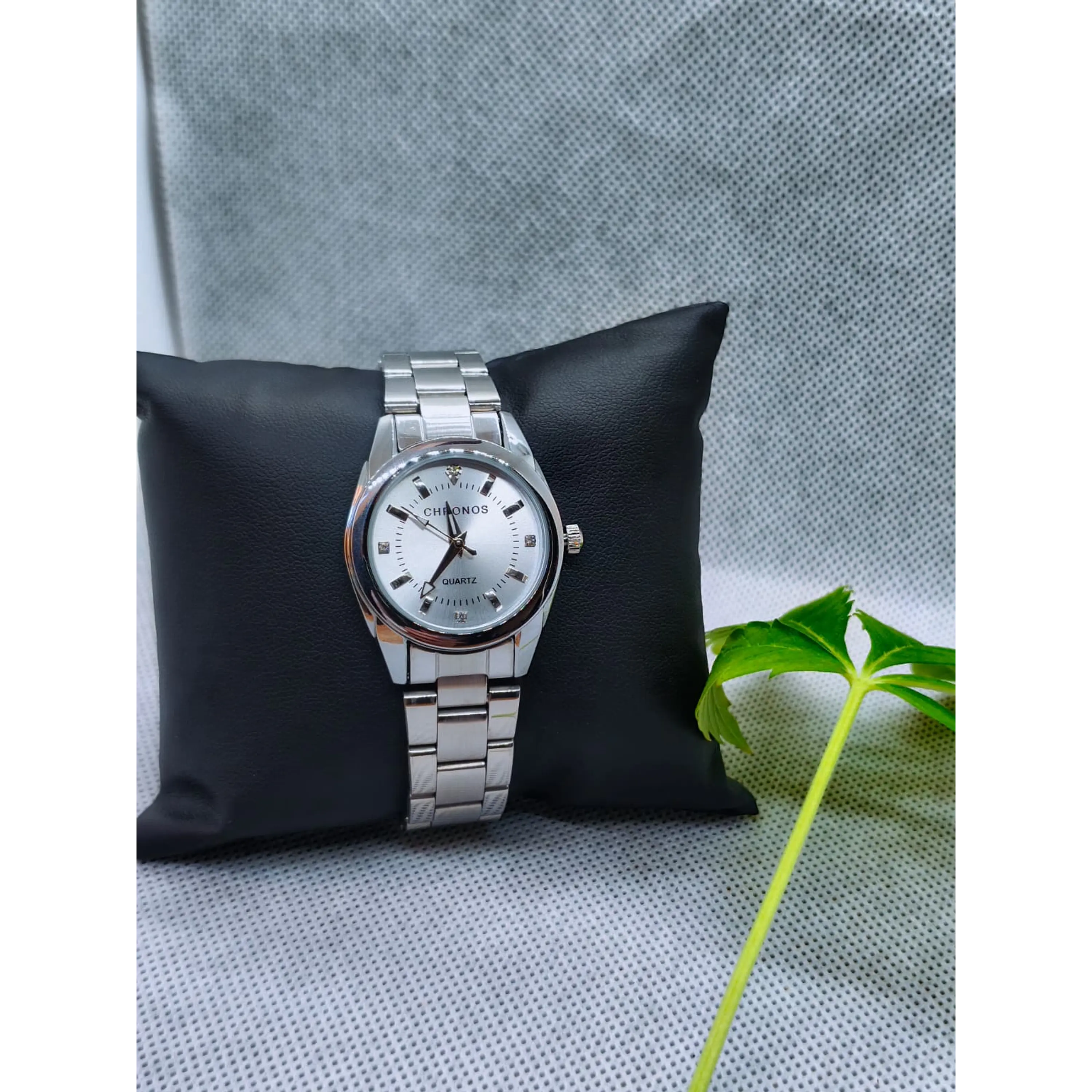 Relógio Feminino Prateado e Branco CHRONOS 11